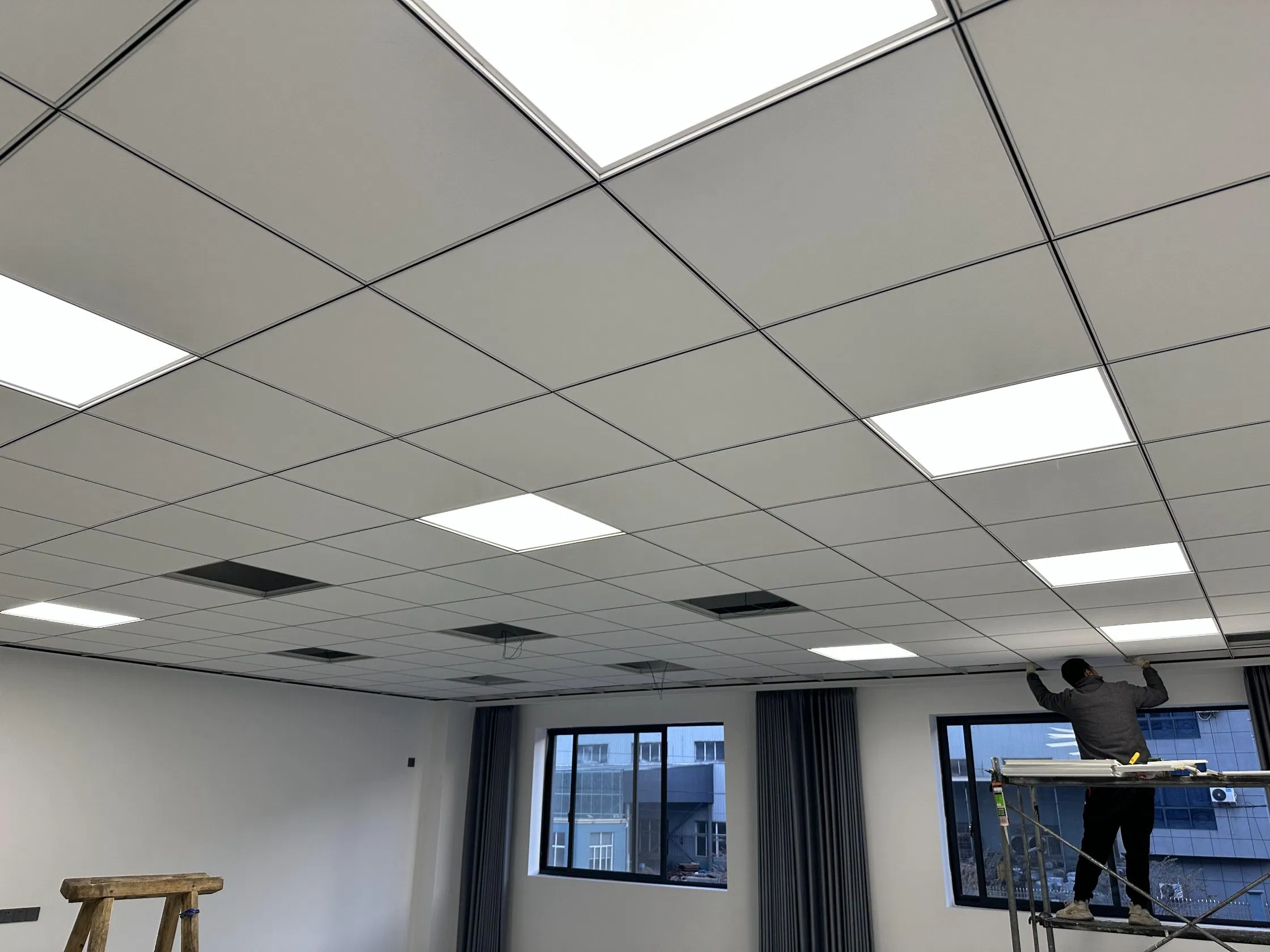 Indoor Decoration 60X60cm Mineral Fibre Ceiling Tiles Lightweight Tegular Acoustic Insulation Ceiling Board