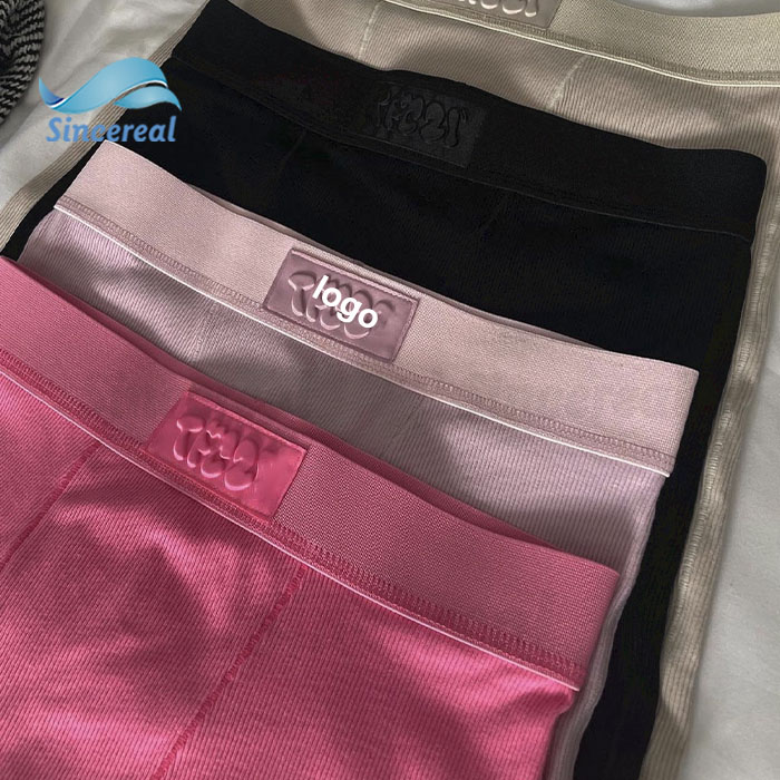 Костюм спортивный женский с вышивкой и логотипом