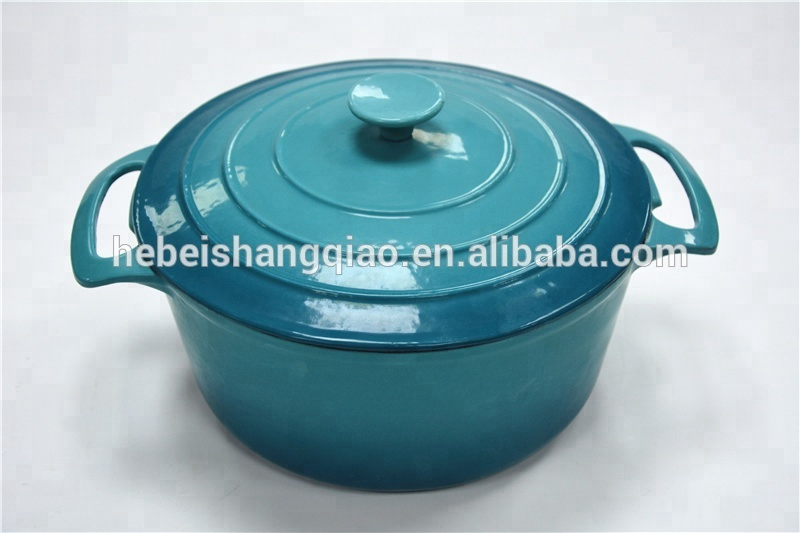 Эмалированная чугунная кастрюля с крышкой, 24 см