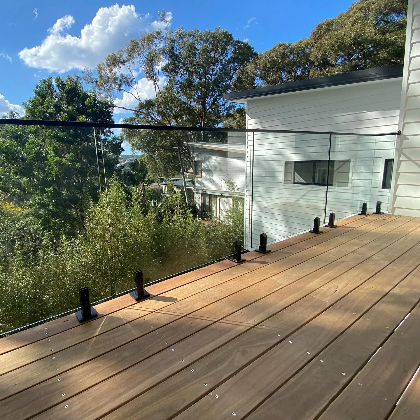 Aluminum Semi Frameless U Base Shoe 12mm Toughened Glazed Railing System