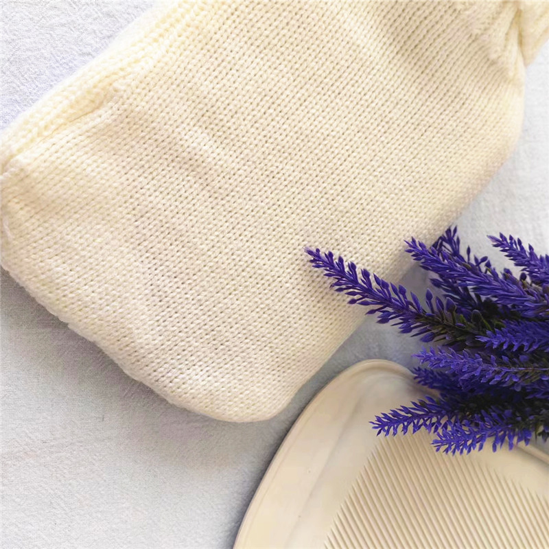 OEM Manufacture Pure Color Cable Knitted Rubber Hot Water Bag Bottle Cover for Winter