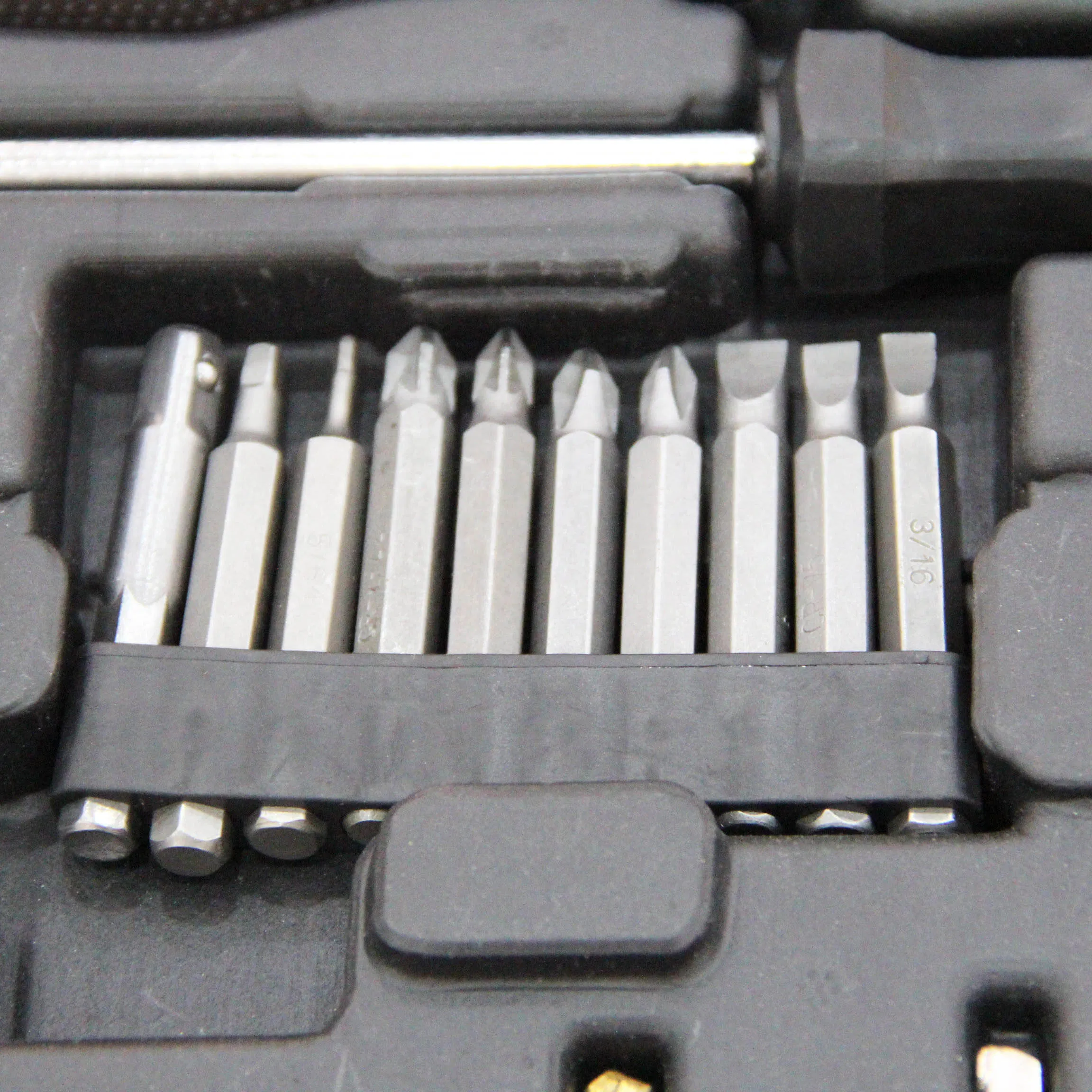 Ручная электрическая дрель Goldmoon 13мм, набор