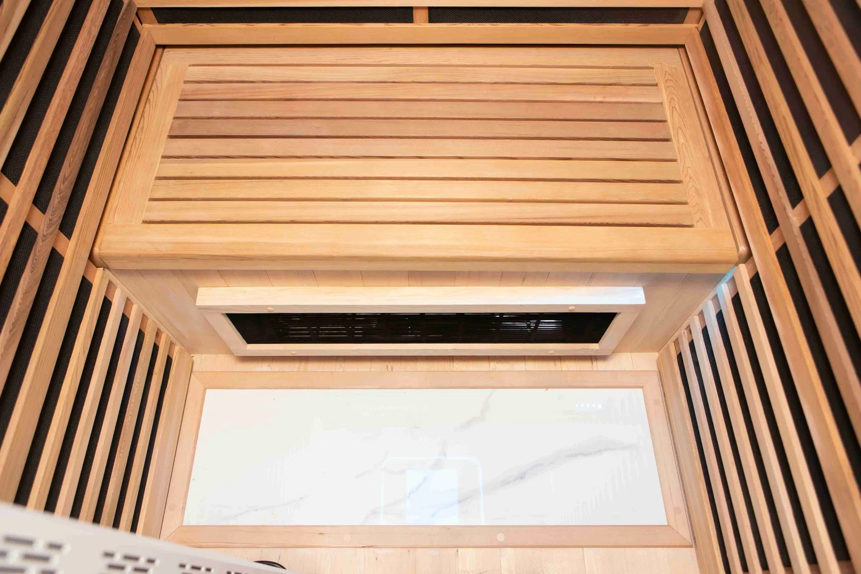 Инфракрасная сауна с низким ЭМП и красным светом