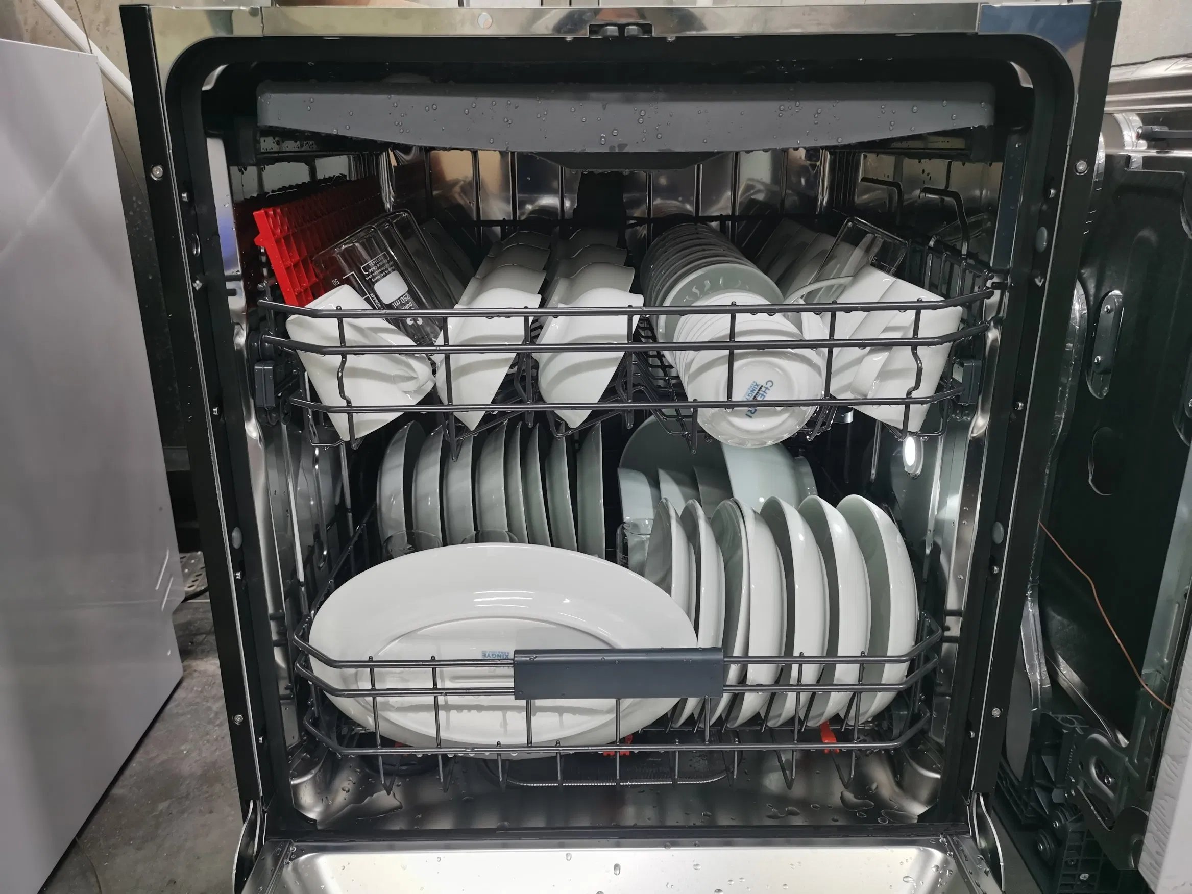 Eco-Friendly Efficient Cleaning Dishwasher with Smart Features