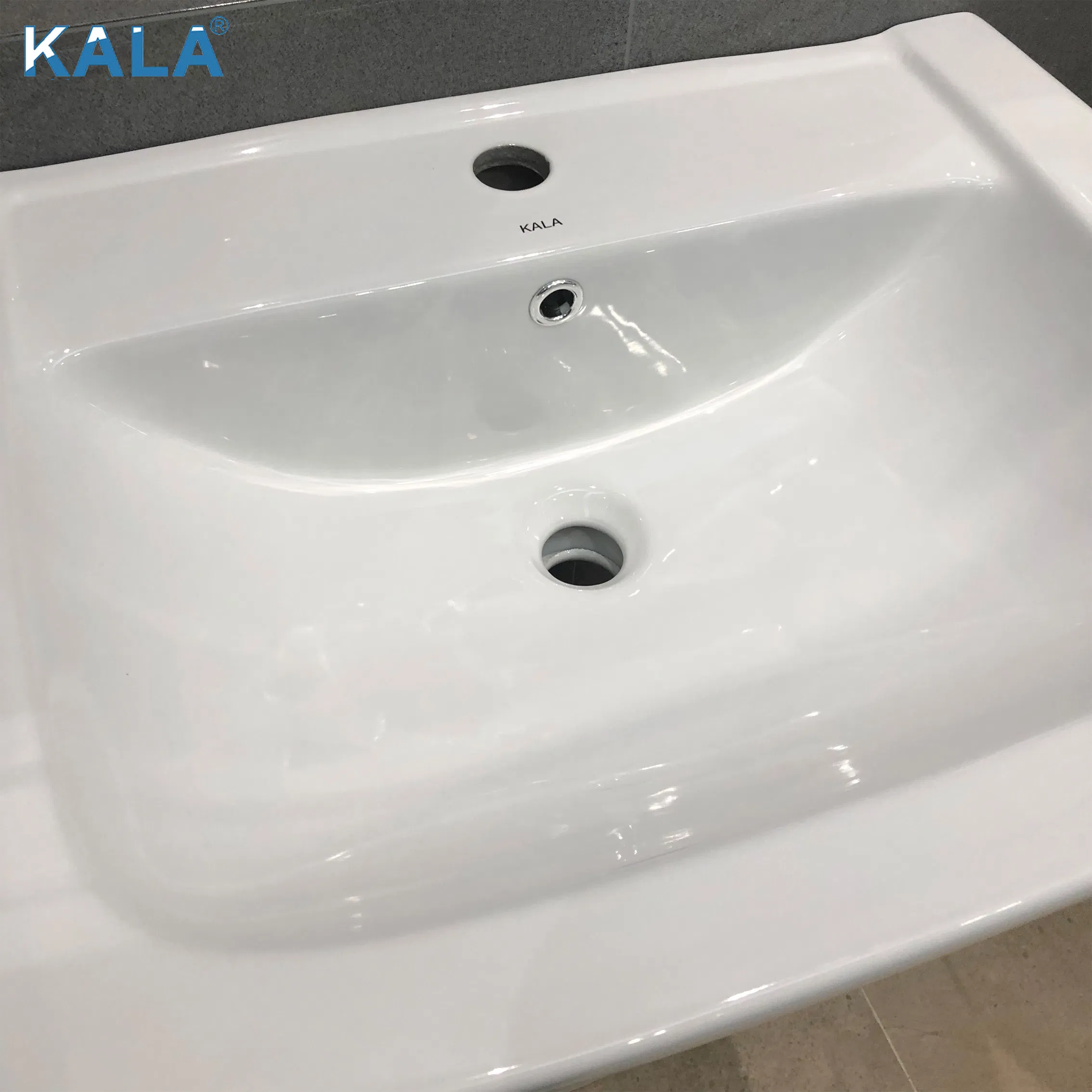 Solid Surface Easy Cleaning Ceramics Hand Face Wash Basin with Pedestal