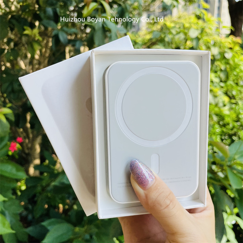 Top Quality Magsafe Emergency Charger Portable Power for Essentials