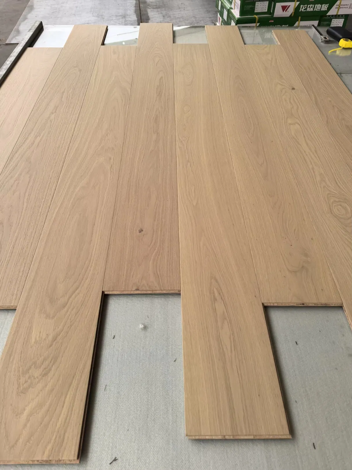High End Multilayered Oak Indoor Hardwood European White Oak 18mm Wood Flooring Engineered Flooring