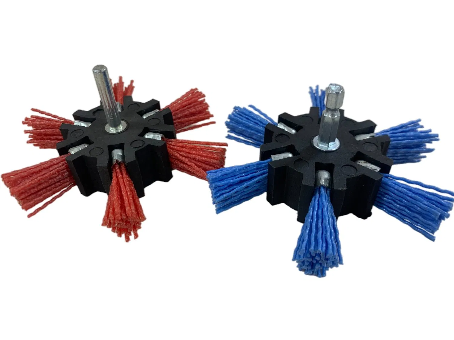 Прочная нейлоновая щетка с удобной рукояткой