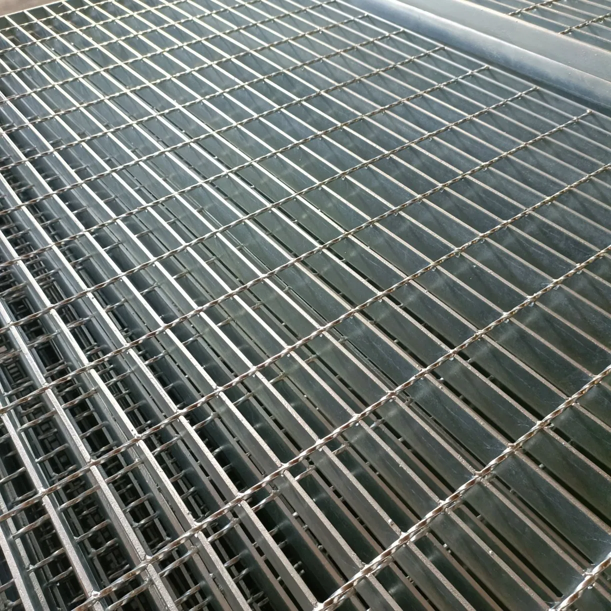 Galvanized Anti-Slip Steel Grating Walkway Platform with CE and ISO Certification
