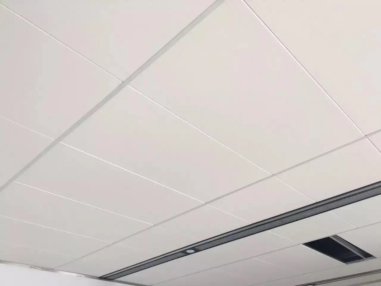 Cheap Acoustic Fiberglass Decorative Ceiling Tiles with Sound Absorption