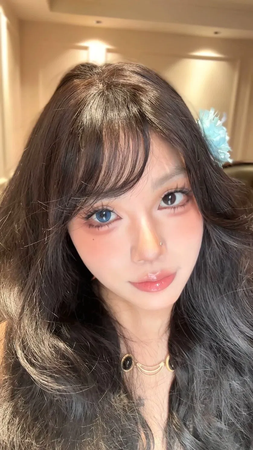 Crimson Glow Red Contact Lenses - Eye-Catching Pop for Cosmetic Looks Wholesale & OEM