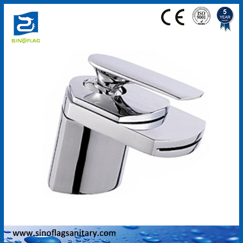 Modern Design Wholesale Widespread Waterfall Tap Vessel Faucet
