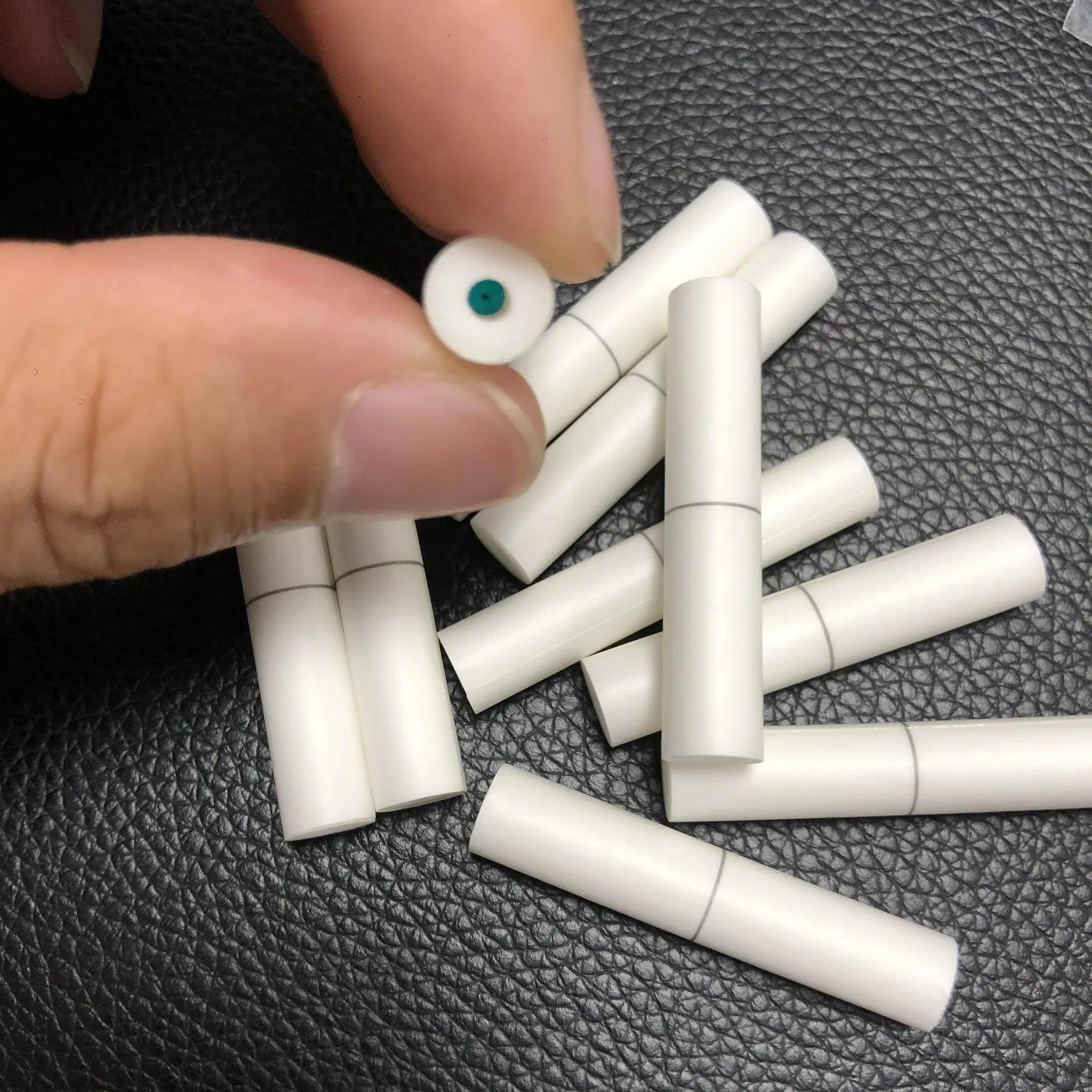 6mm Pre-Rolled Cigarette Filters with Holes and Different Flavors Beads