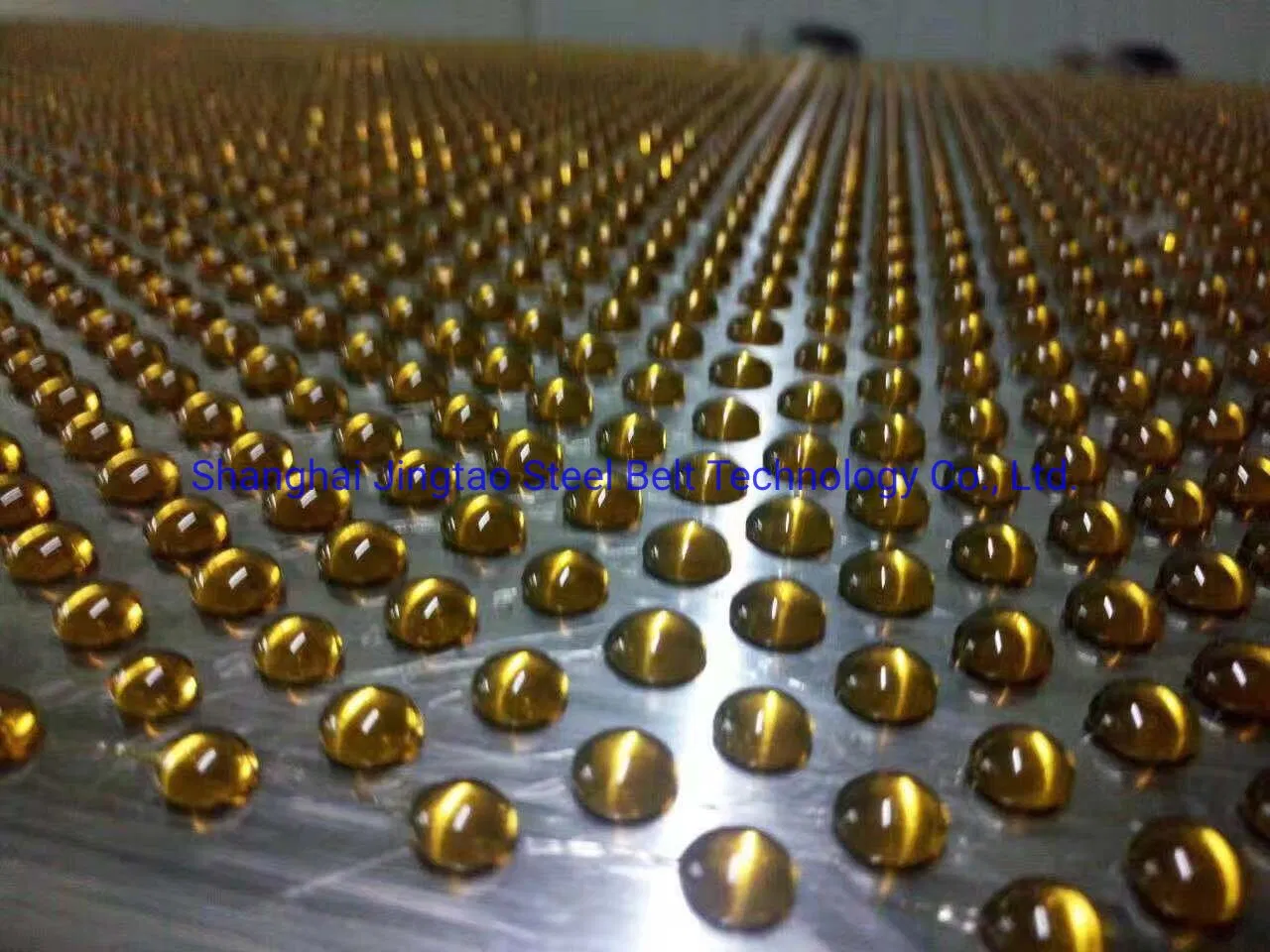 China Manufacturer Phenolic Resin Pastillator Steel Belt Conveyor Hemispherical Shape