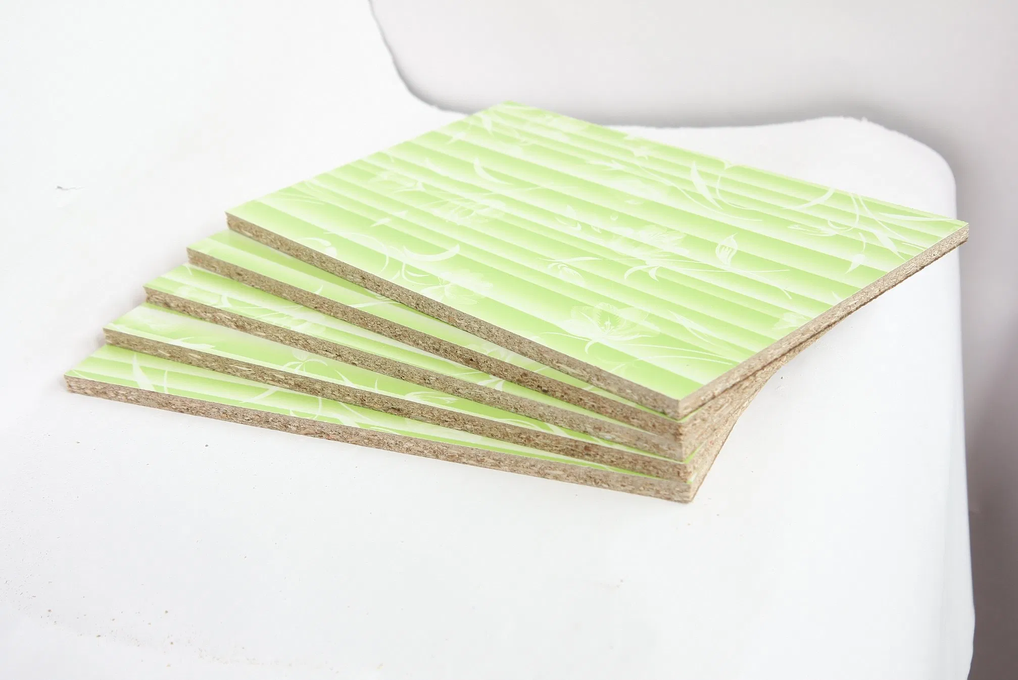 Melamine Faced 1220*2440mm, E0/E1/E2 Glue 12/15/16/18/20mm Thickness Chipboard