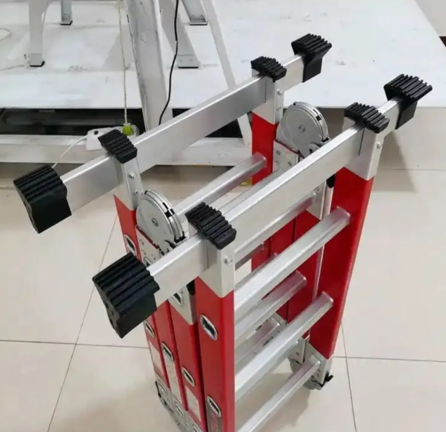 Big Hinge Fiberglass 4X4 Ladder with Aluminum Feet 150kg Loading Capacity
