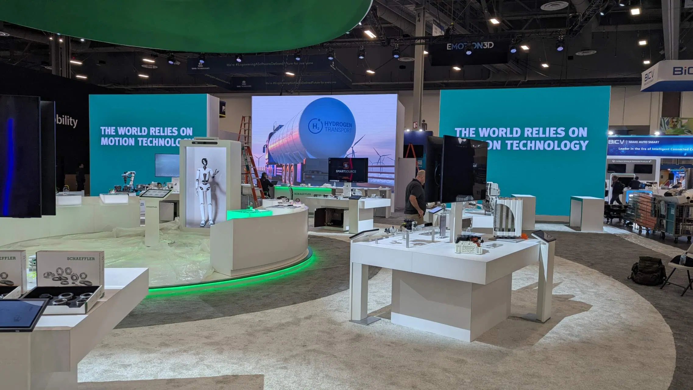 New Design 640X480mm Cabinet HD 4K 7680Hz P1.25 P1.53 P1.86 P2 P2.5 LED Display