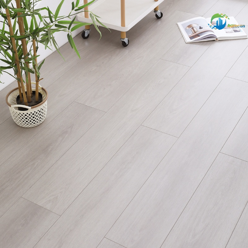 Premium Durable Clear Natural Grain Three-Layer Solid Core Engineered Oak Flooring