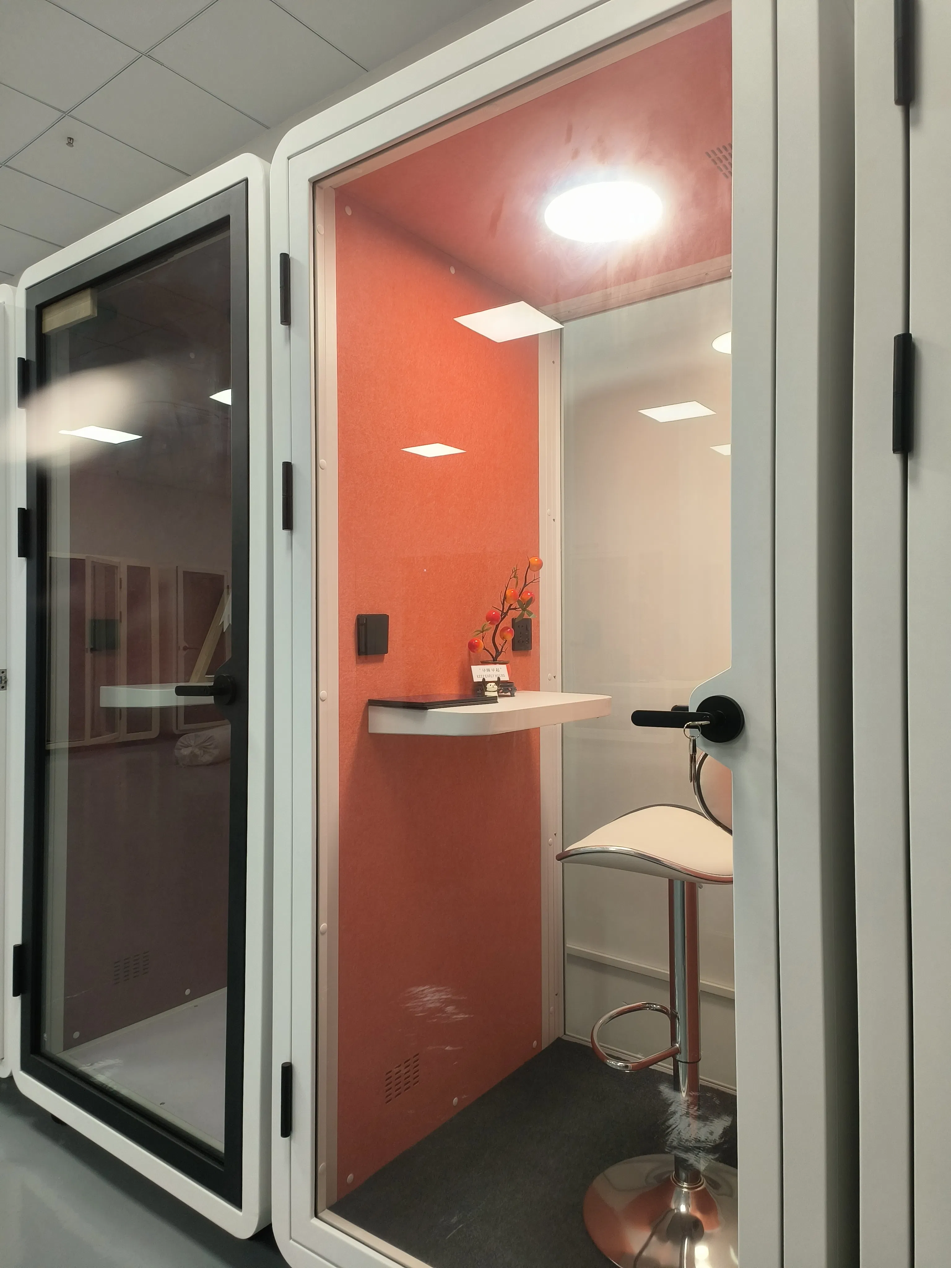 Premium Soundproof Booth Offering 30-35 dB Noise Isolation