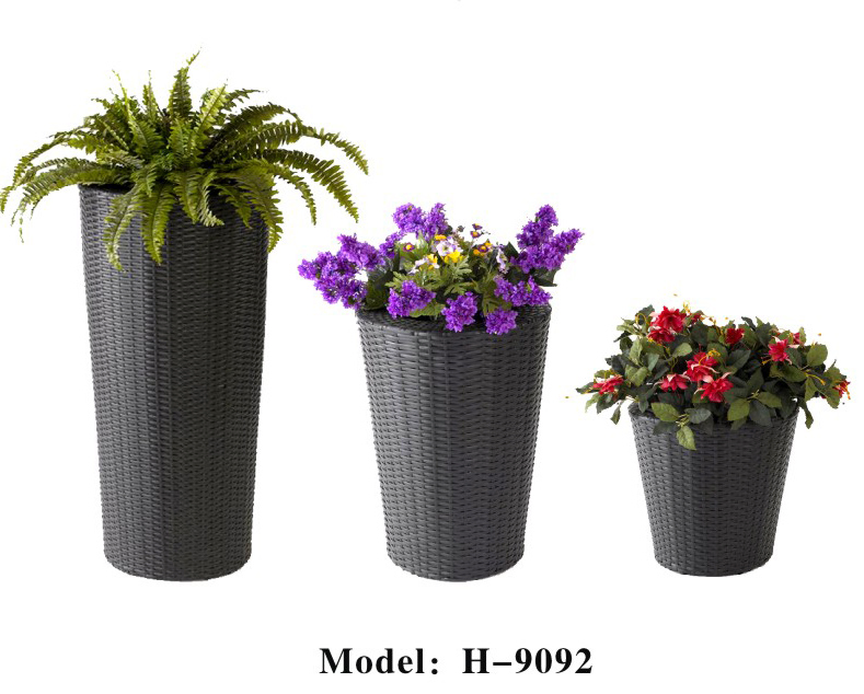 Квадратная подставка для цветов из ротанга с алюминиевым каркасом