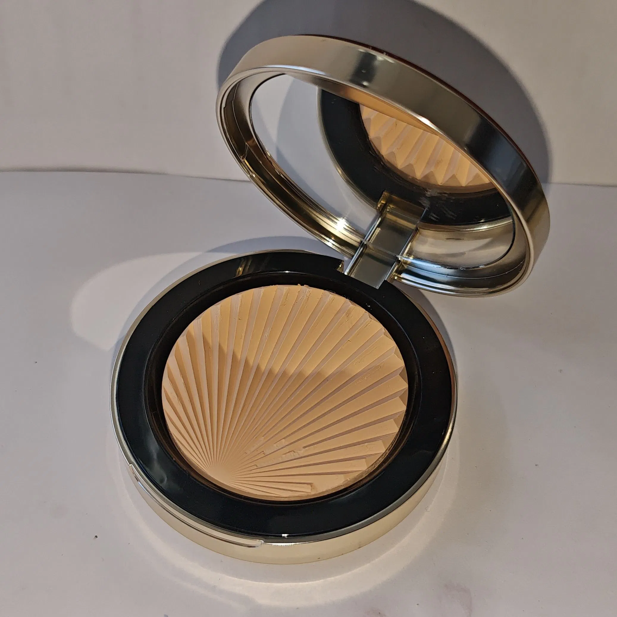 Herbal Radiant Skin Concealer for a Perfect Glow