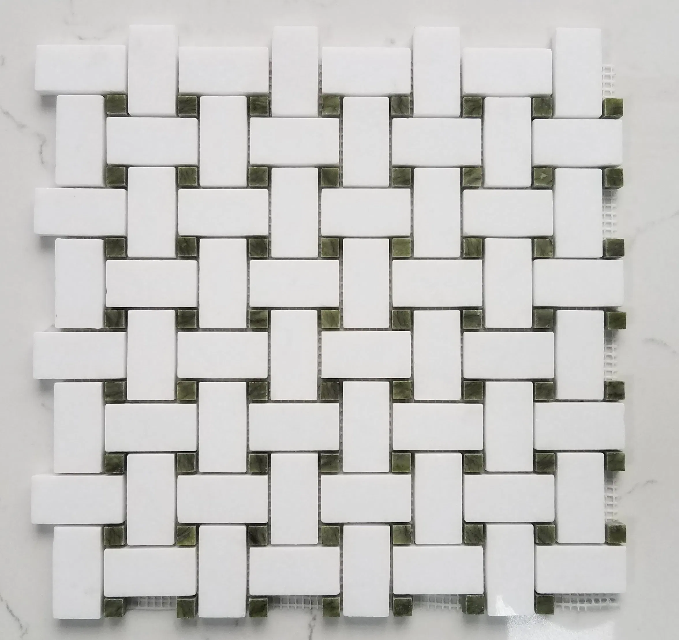 Белые мраморные мозаичные плитки для ванной