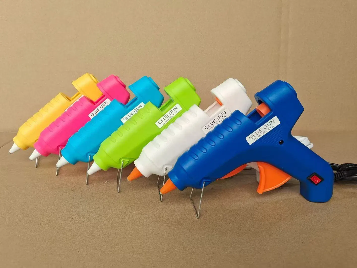 Customized Hot Melt Glue Gun 7mm 11mm Safe and Environmentally Friendly Material Without Leakage