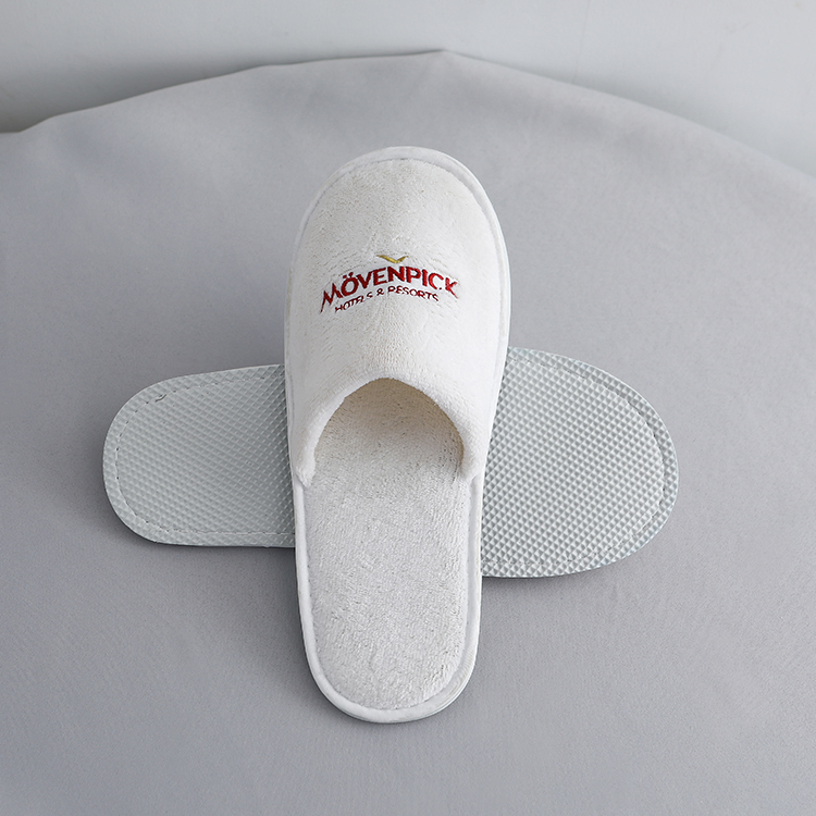Terry Towel Slippers with Unexposed Toe Style with Embroidery Logo for Hotel