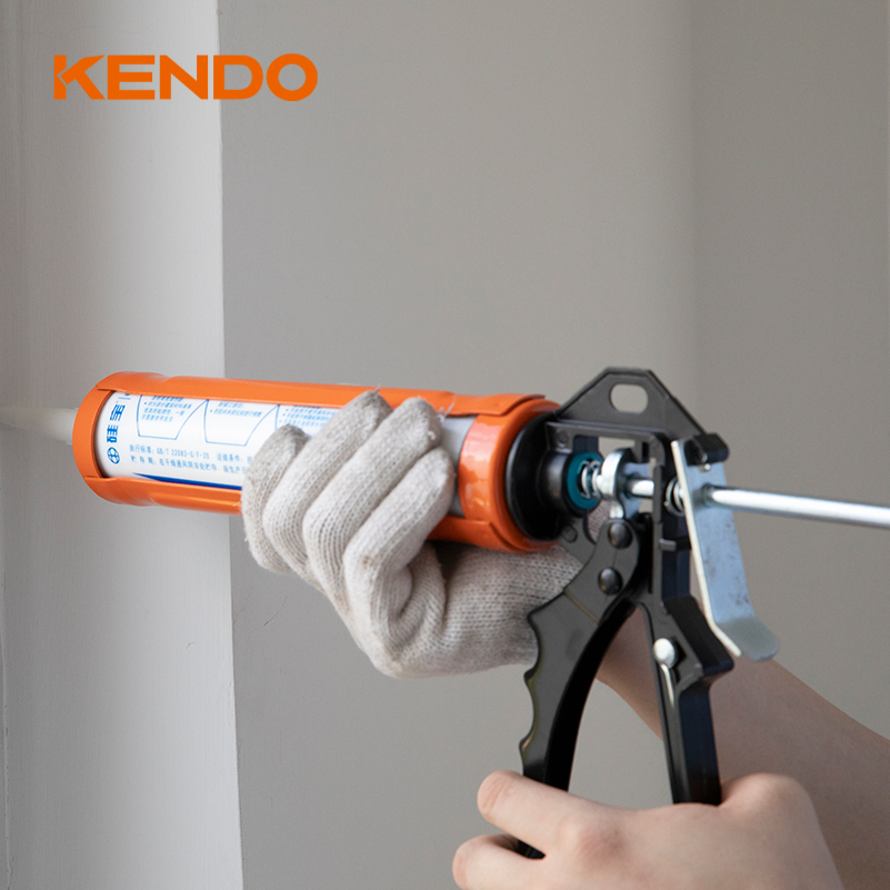 Kendo Heavy Duty Caulking Gun with Alumium Trigger and Swivel Handle