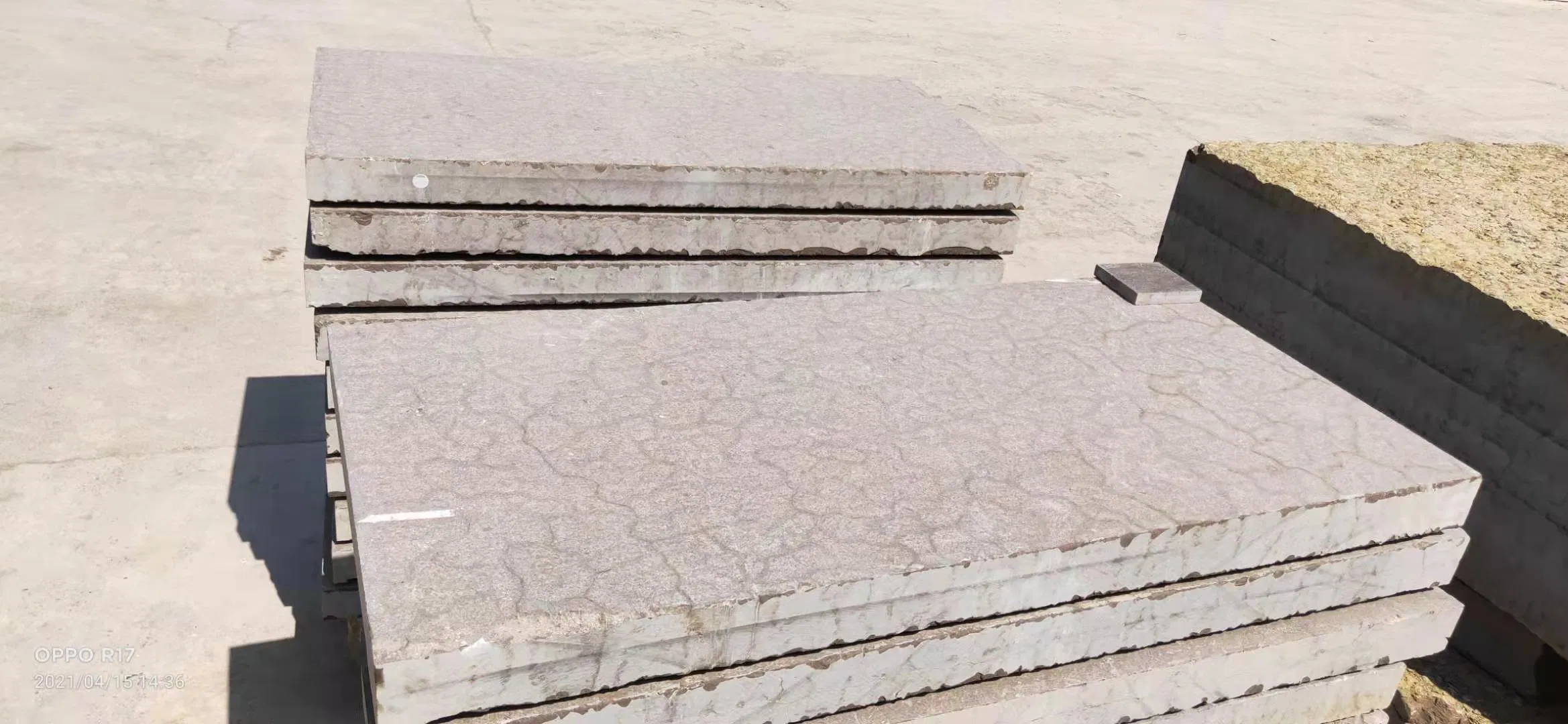 Building Material Natural Granite Flamed/Honed/Tumbled Bluestone for Floor Tiles and Paving Stone and Wall Cladding/Faca