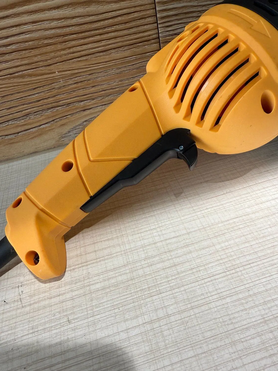 Factory Price Xianchuan Electricity Tools Vibratory Polishing Machine Mini Floor Grinder 230A