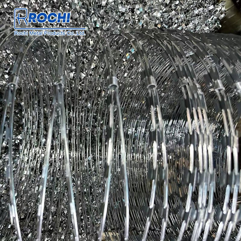 Rochi Factory Wholesale PVC-Coated Bto-22 Concertina Razor Barbed Wire 450mm for Farm Fence