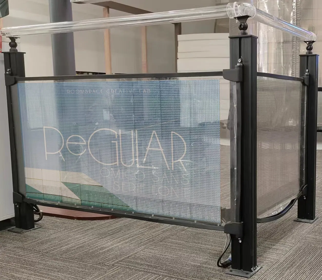 Гибкий прозрачный LED-экран для улицы