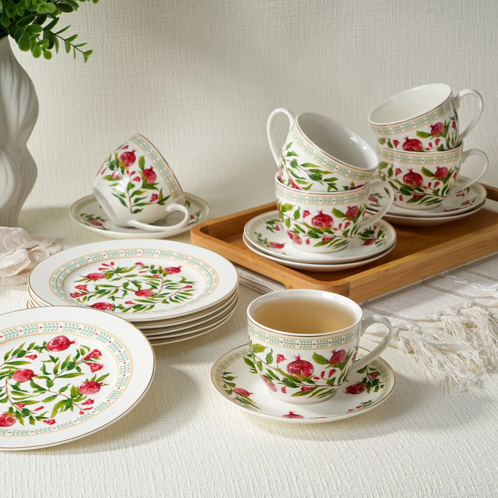 Набор кофейный Bone China с цветочным узором