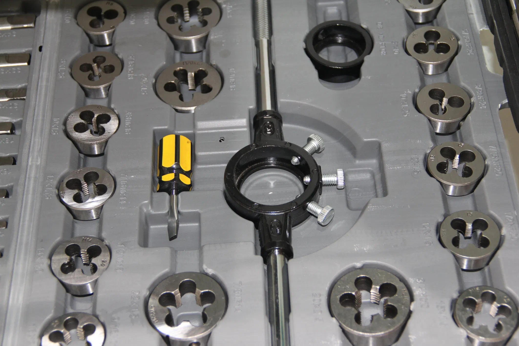 44PCS Tap and Die Set Hand Tool