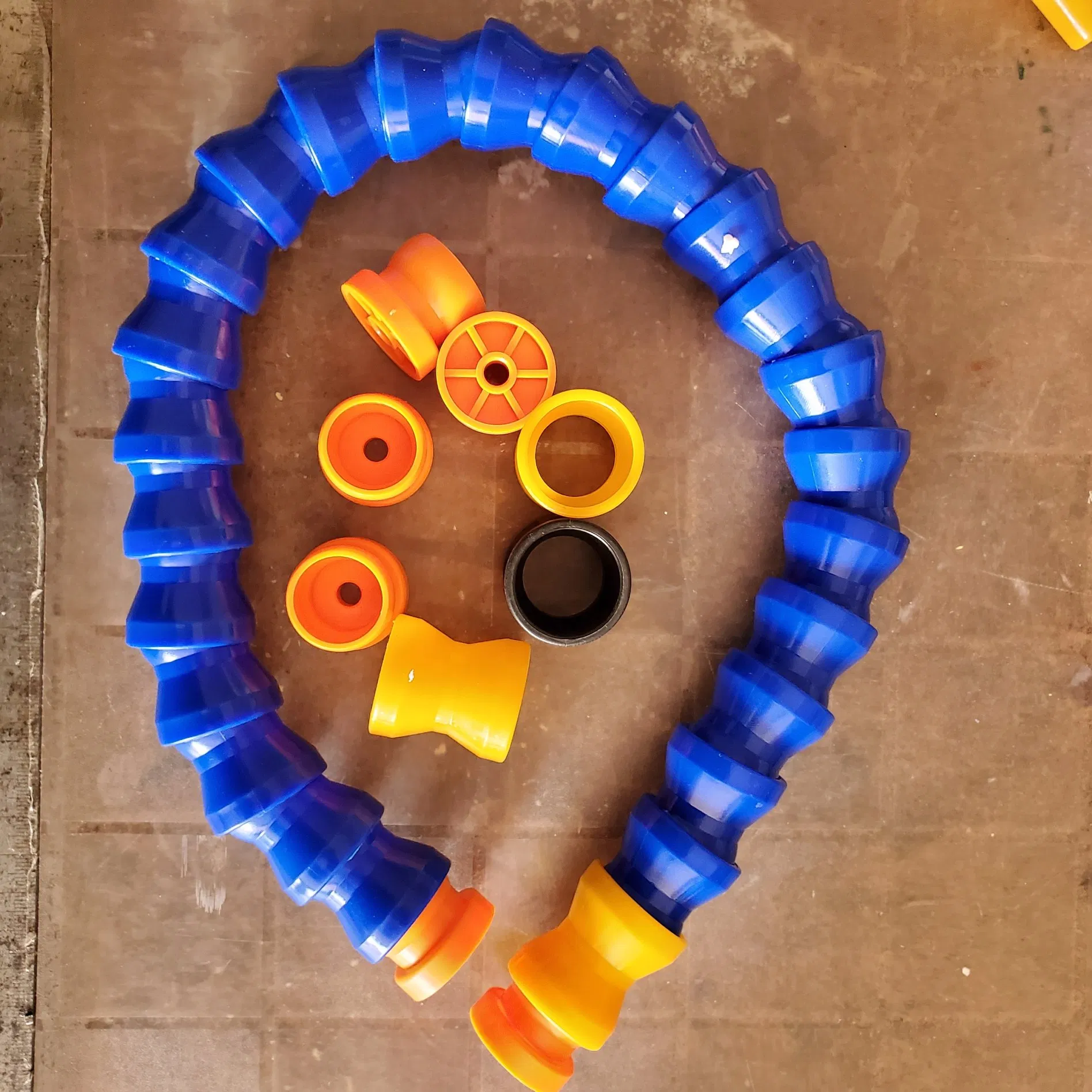 Round Nozzle Plastic Flexible Adjustable Water Oil Coolant Pipe Hose