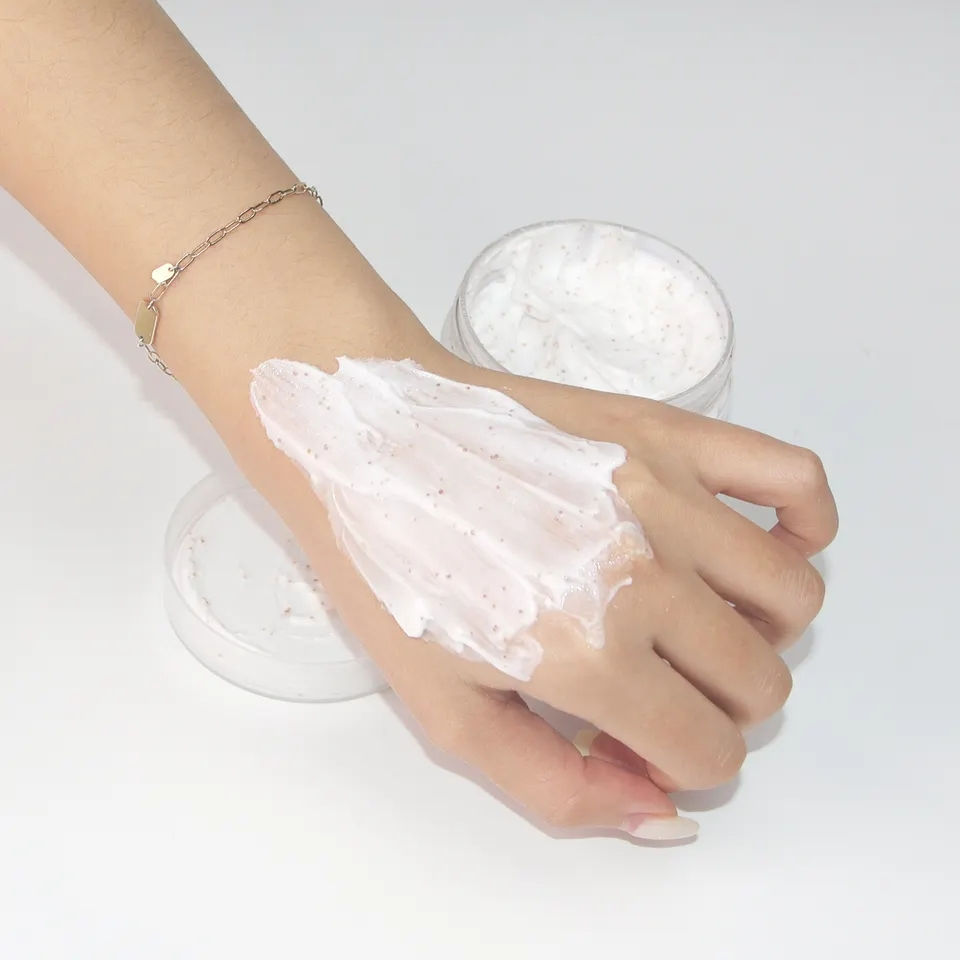 Wholesale Custom Logo Body Care Herbal Cream Milk Skin Lightening Body Scrub