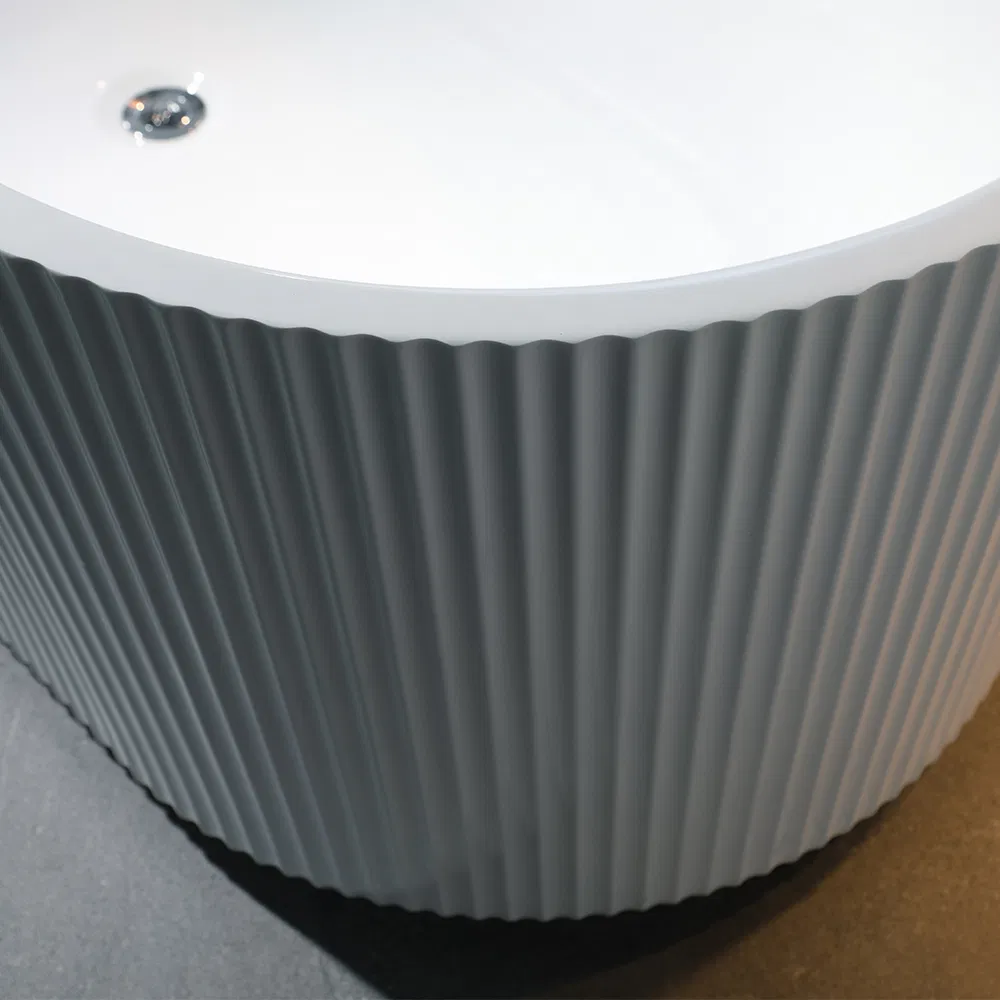 Белая акриловая ванна прямоугольная 1700 мм