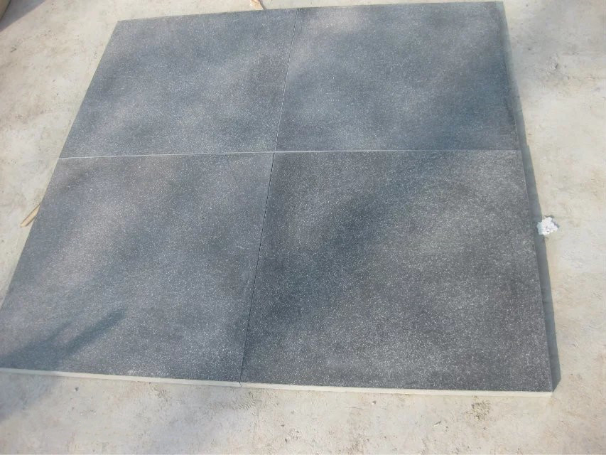 Building Material Natural Limestone Sandblasted/Acid/Honed Bluestone for Floor Tiles and Paving Stone and Wall Cladding/Facade