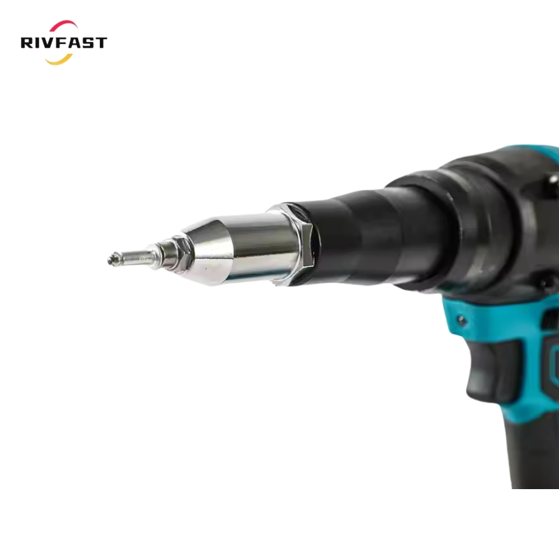 Аккумуляторная заклепочная машина 21В с 2 батареями