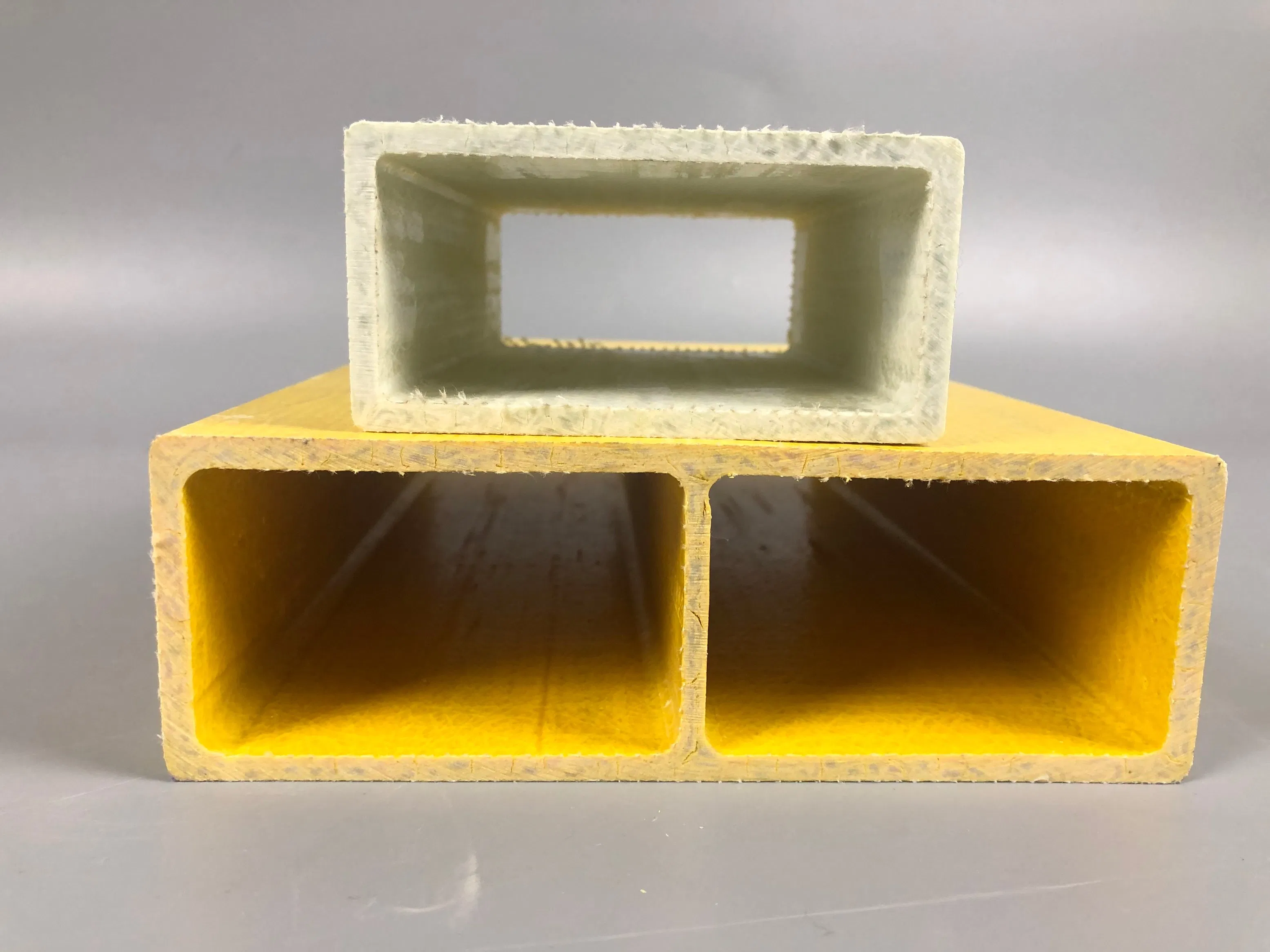 UV Resistant FRP Pultrusion Profile High Strenth Fiberglass Pultrusion Profiles FRP Round/ Square/ Rectangle Tube GRP Pultruded Profiles