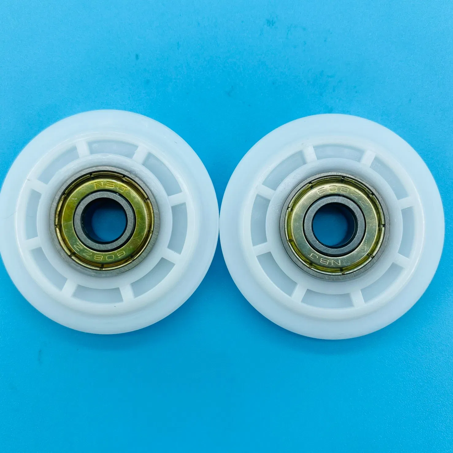 Well Received and Easy to Load 8*45*7 608zz White Plastic Bearing