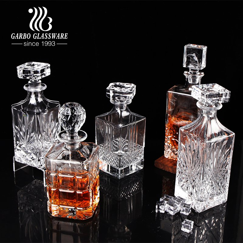 Classic Engraved 800ml Wine Whisky Glass Decanter Square Shape Embossed Whisky Decanter with Lid