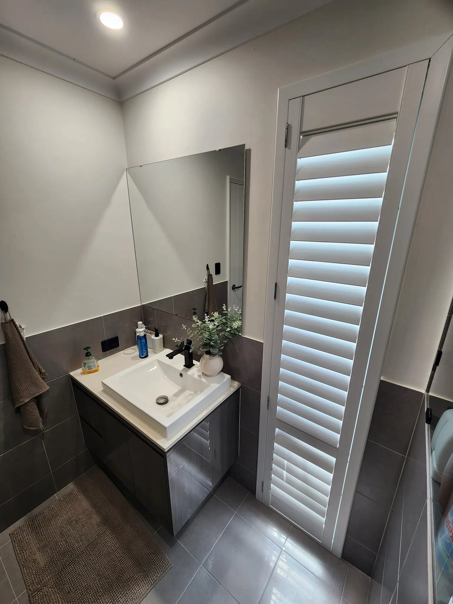 High Quality DIY Waterproof Polyvinyl PVC Bathroom Window Shutters Are Durable Long-Lasting and Are Made to Measure