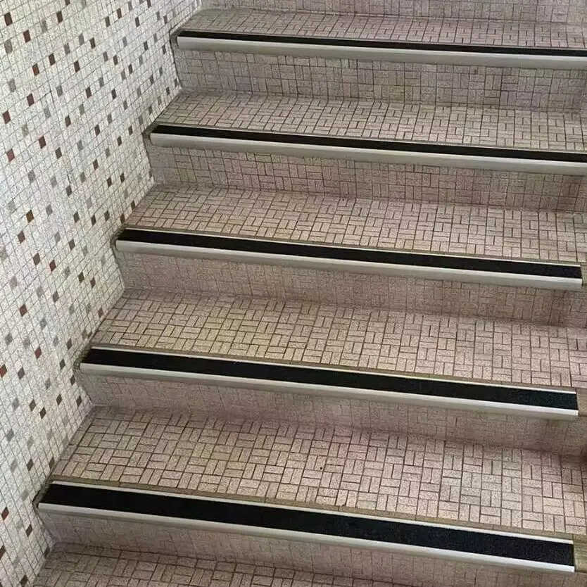 Foshan Factory Aluminum Stair Tread Anti Slip Stair Nosing