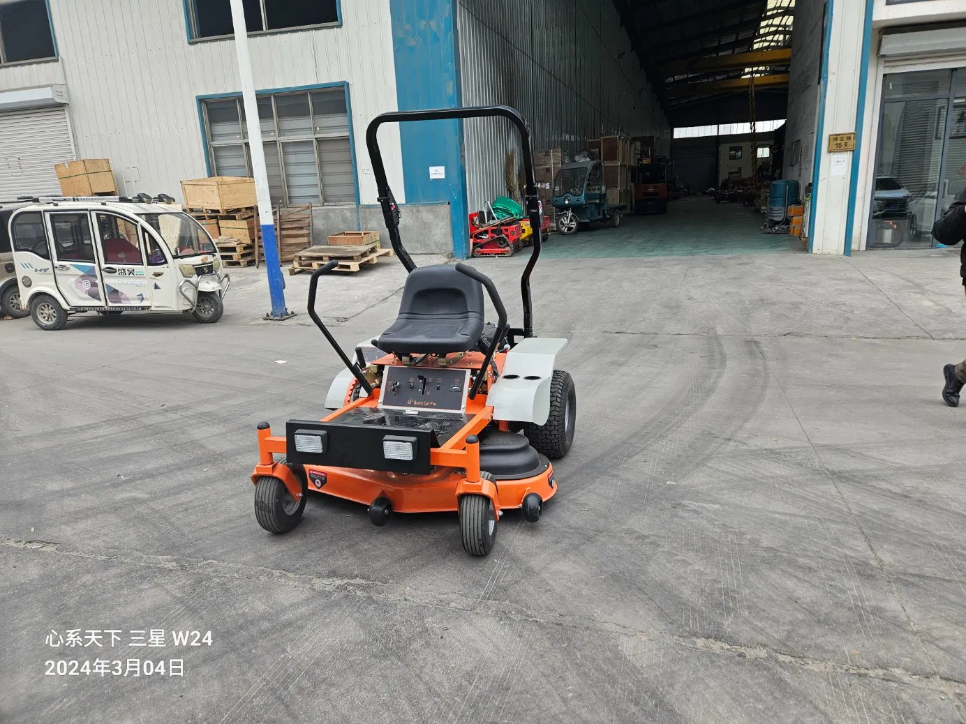 Самоходный бензиновый райдер Hightop HT-48ZTR