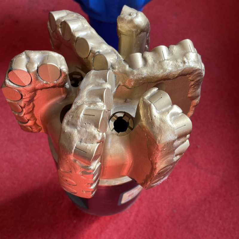 Steel Body PDC Bit for Oil Field 9-1/2 Drill Bit with API 7-1 Certificate Diamond Drill Core Bit for Mining Well