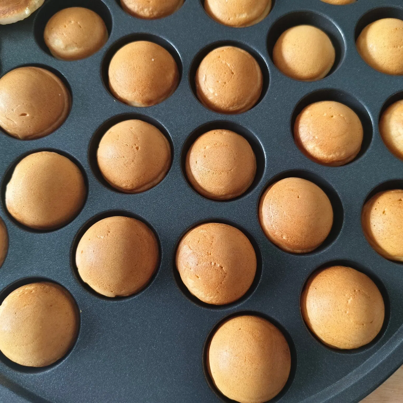 Non Stick Pancakes Maker Machine, Electric Poffertjes Pan with Browning Control, Mini Ebelskiver Aebleskiver Pan, Dutch Pancake Maker