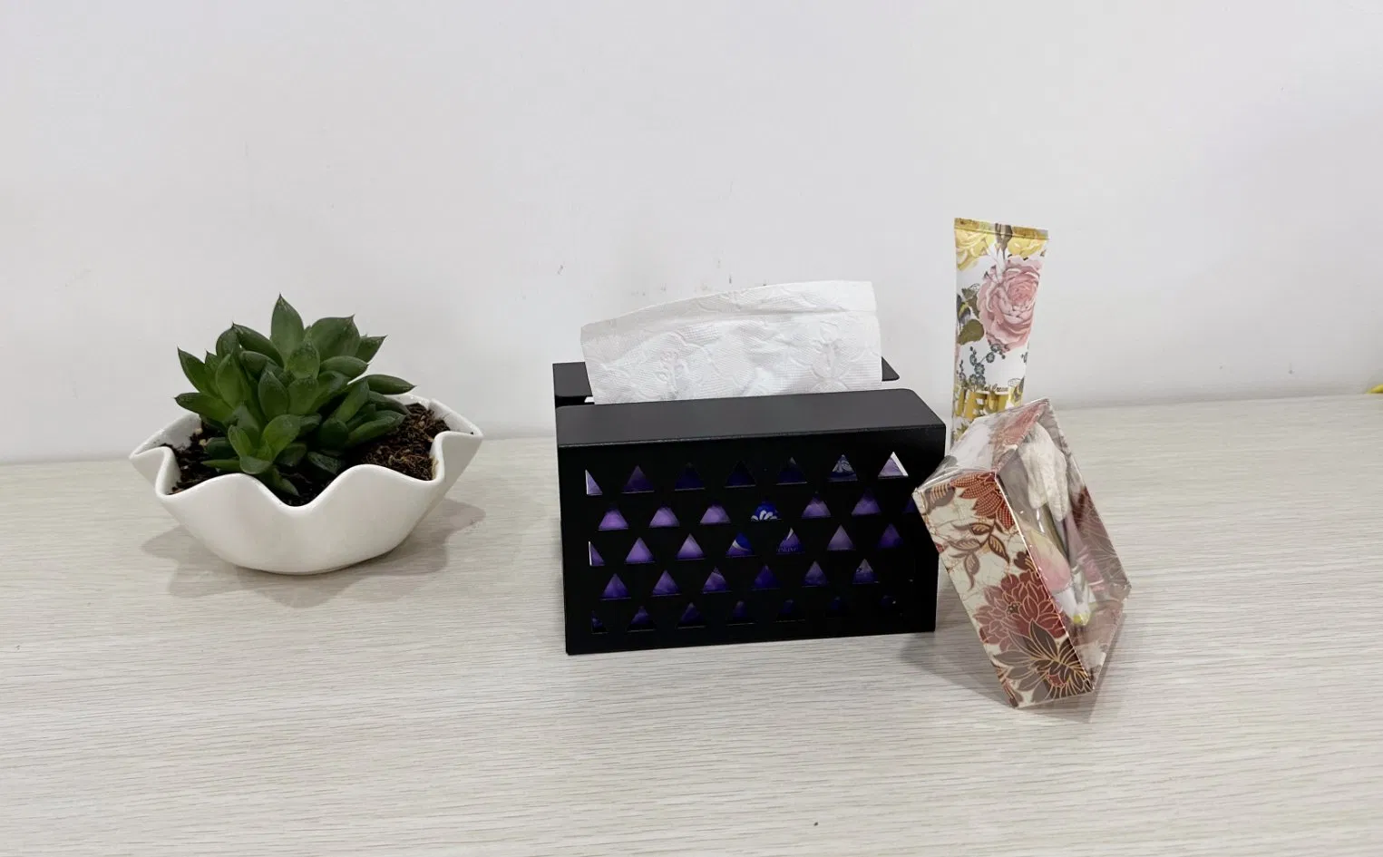Stylish Tissue Paper Storage Box for Bedroom and Dining Tables