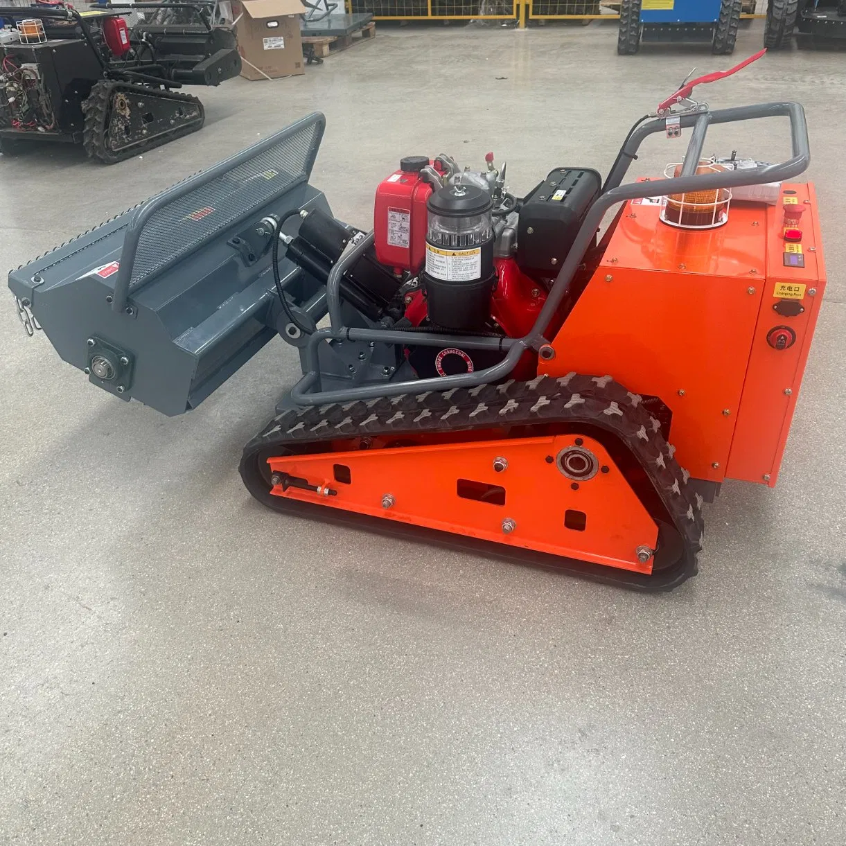 Робот-газонокосилка с дистанционным управлением